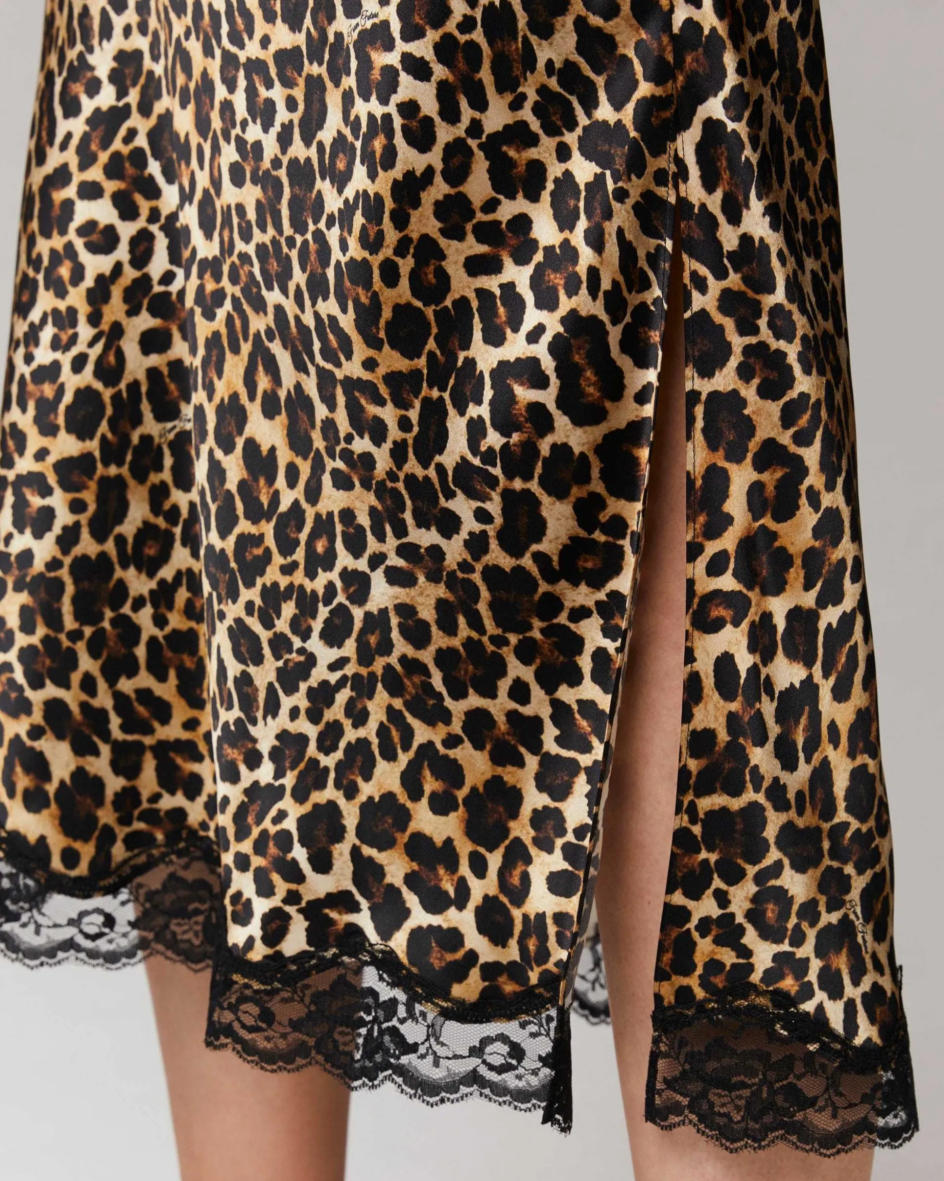 Jupe Mi-Longue Dentelle