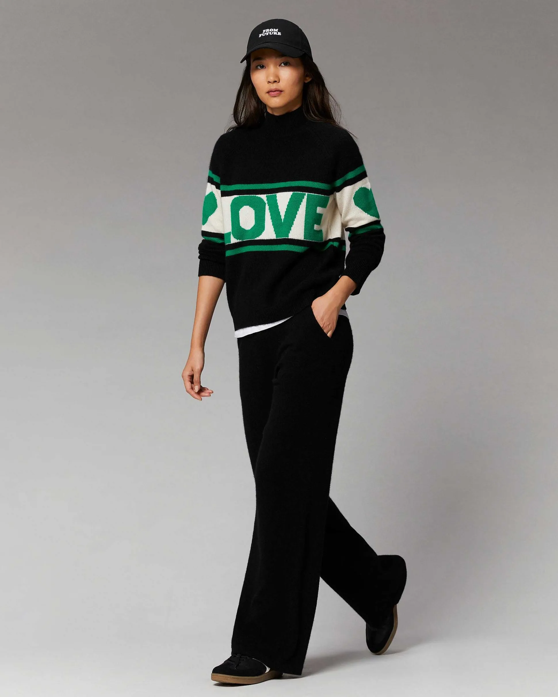 Pull Col Montant Bande Love