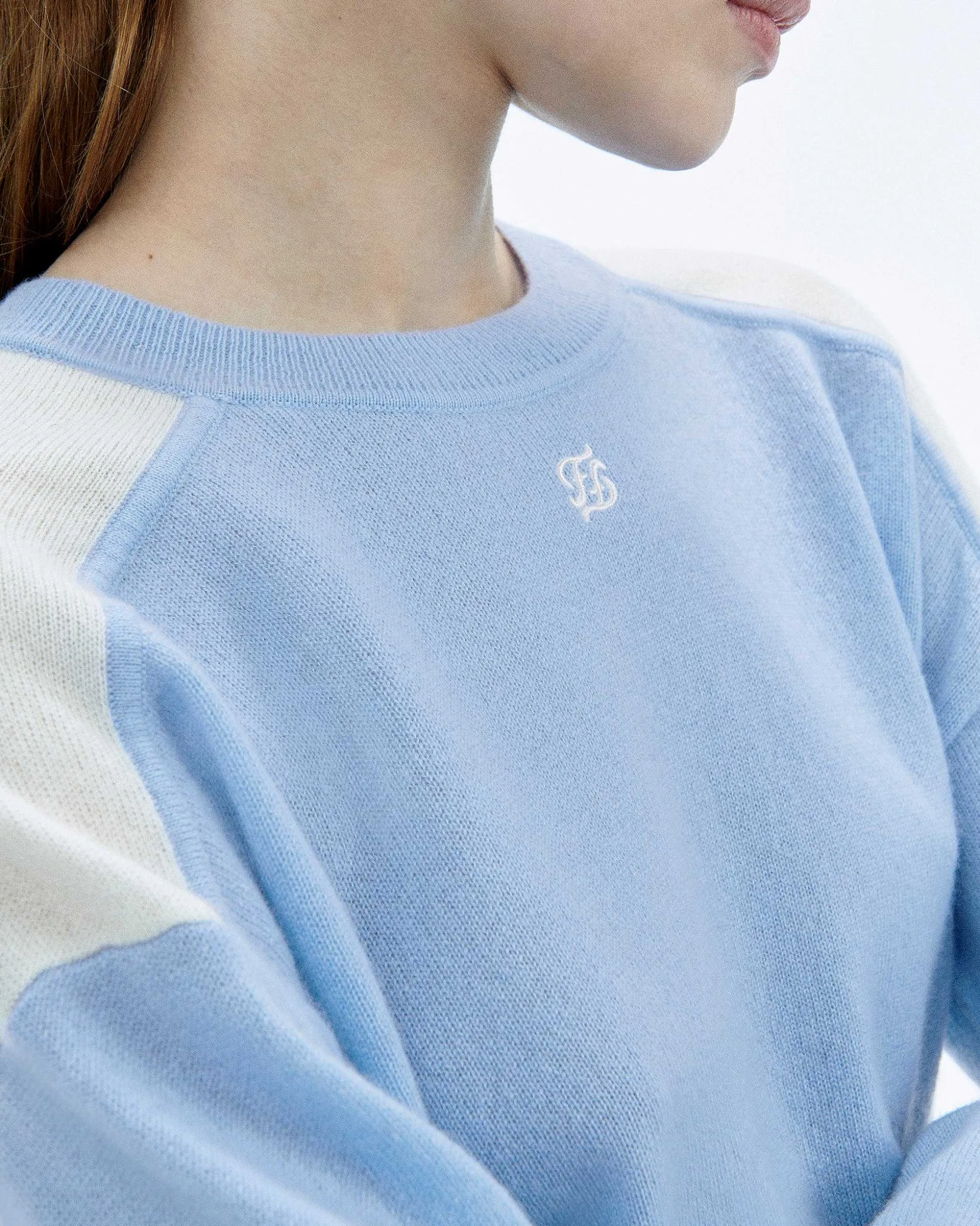 Pull Col Rond Bicolore Et Broderie