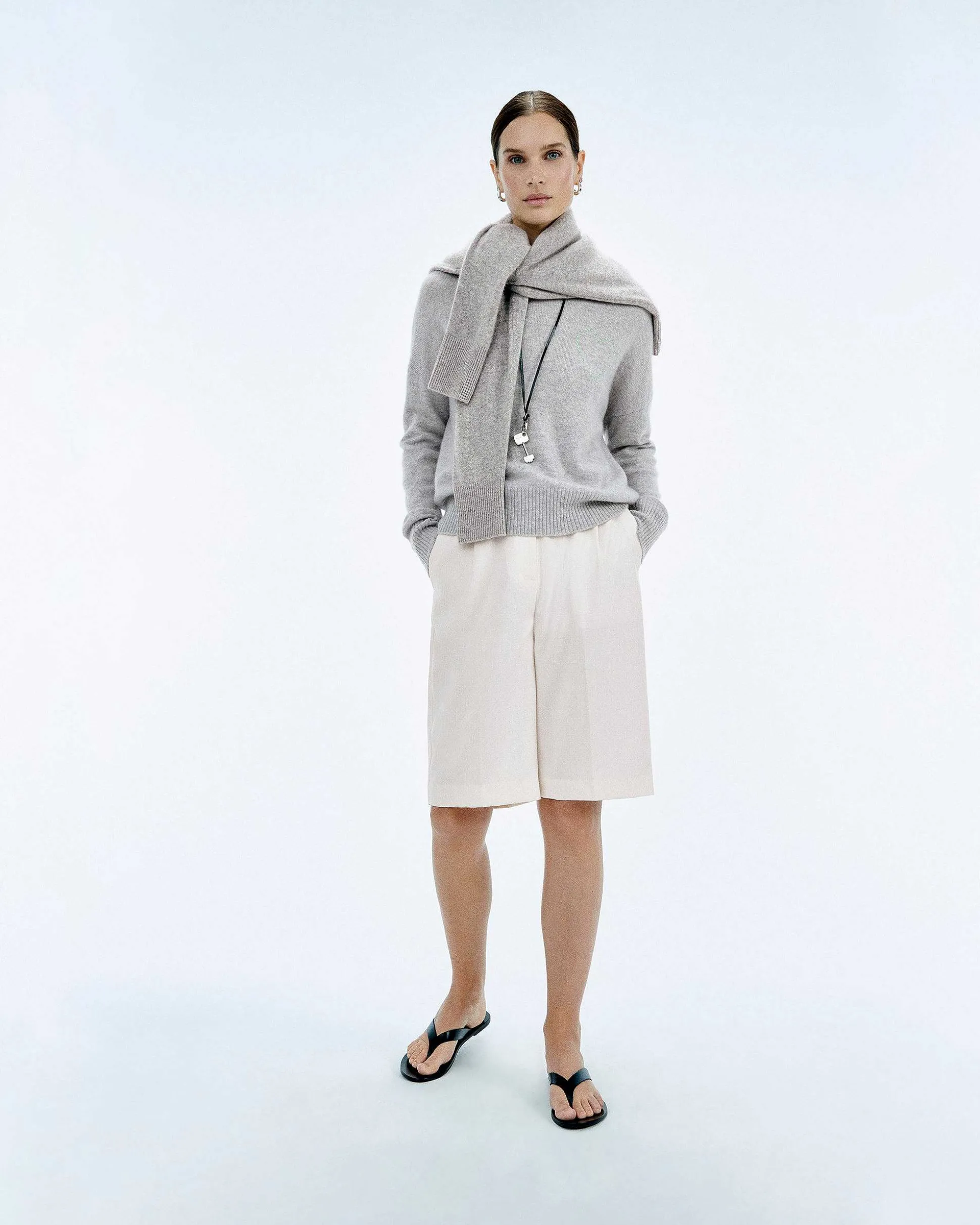 Pull Col Rond Coeur Brode