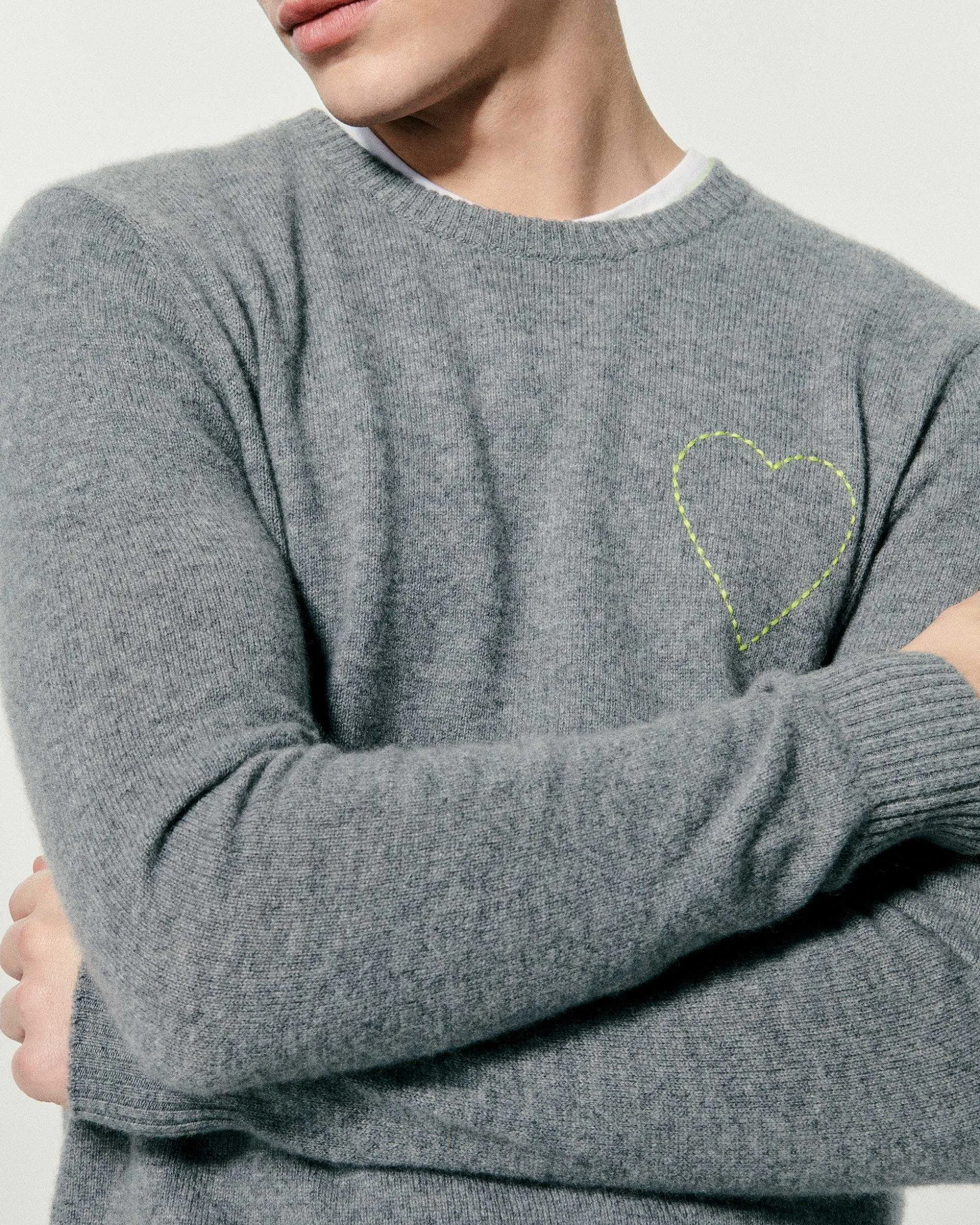 Pull Col Rond Coeur Brode