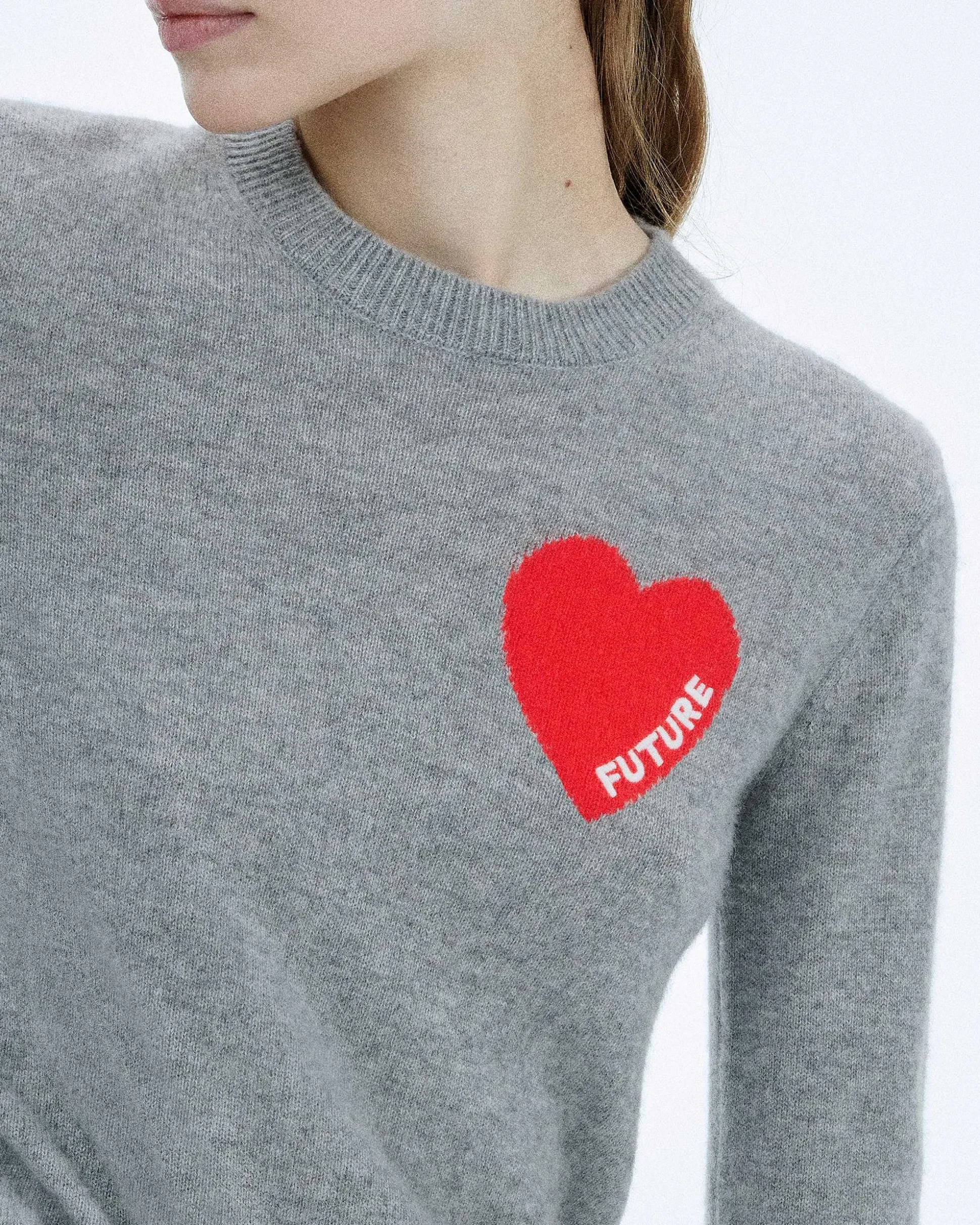 Pull Col Rond Coeur Broderie Future Light