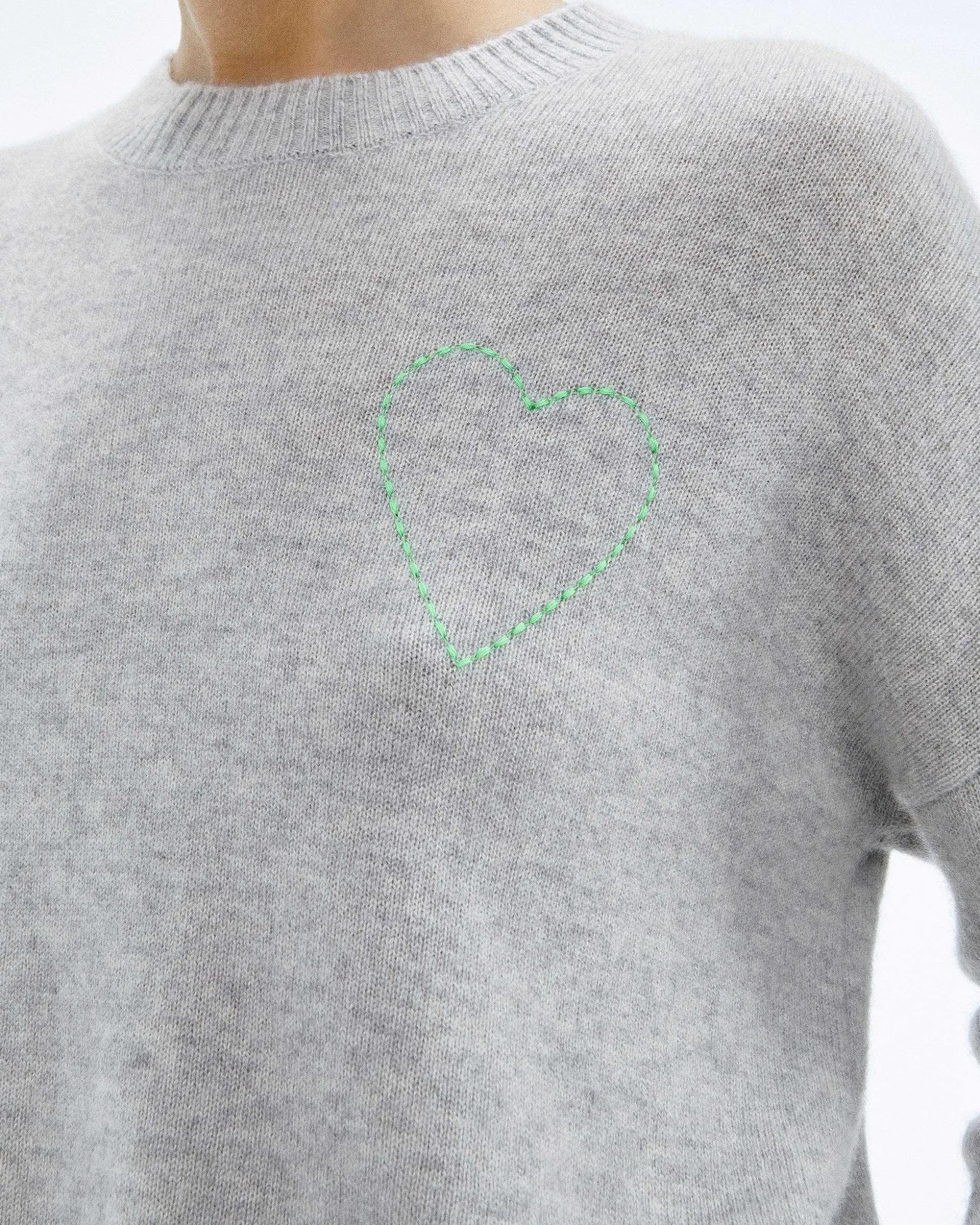 Pull Col Rond Coeur Brode