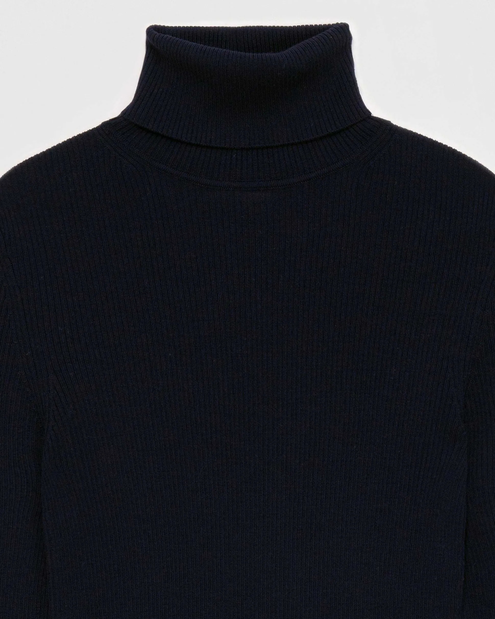 Pull Col Roule Basique