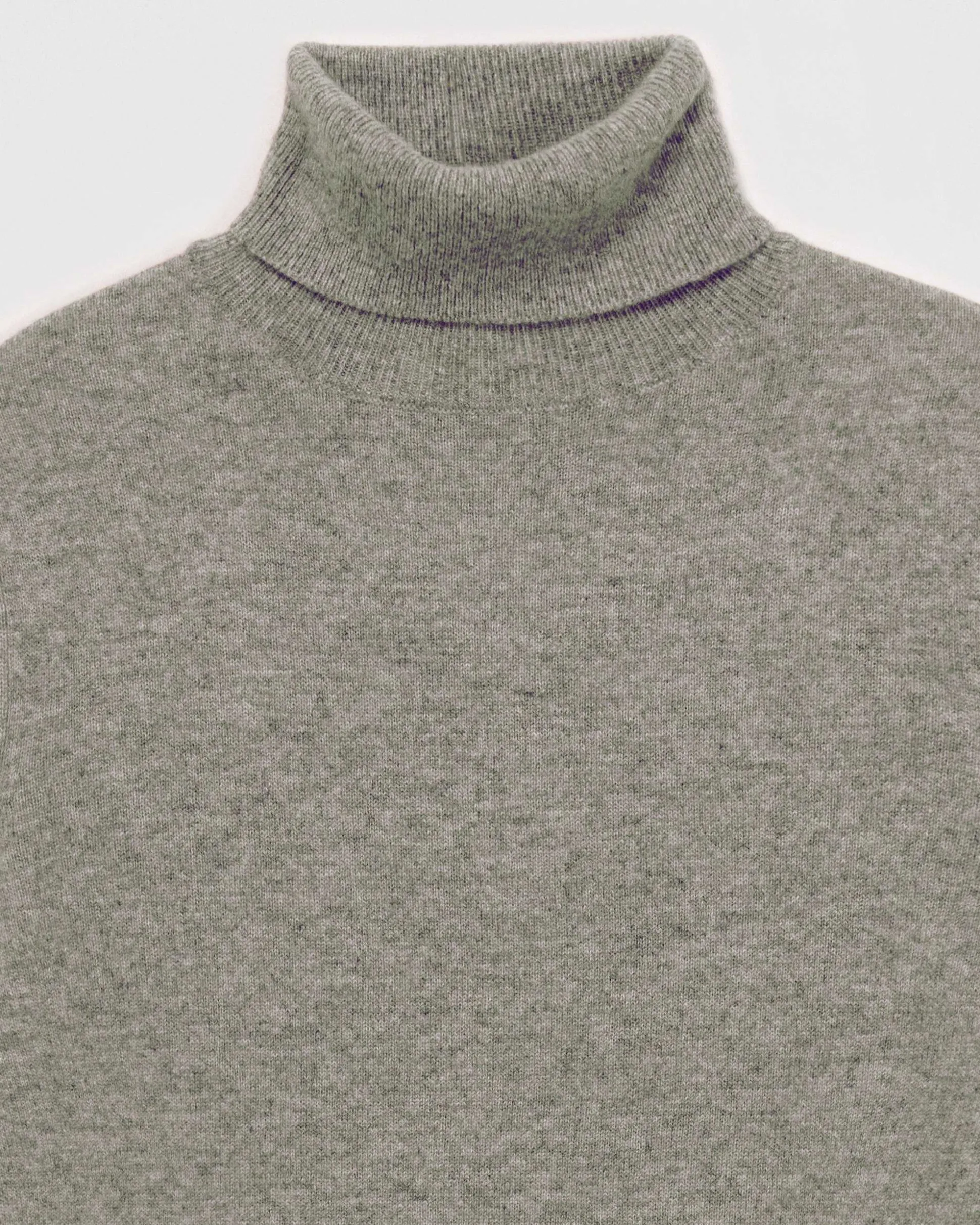 Pull Col Roule Basique