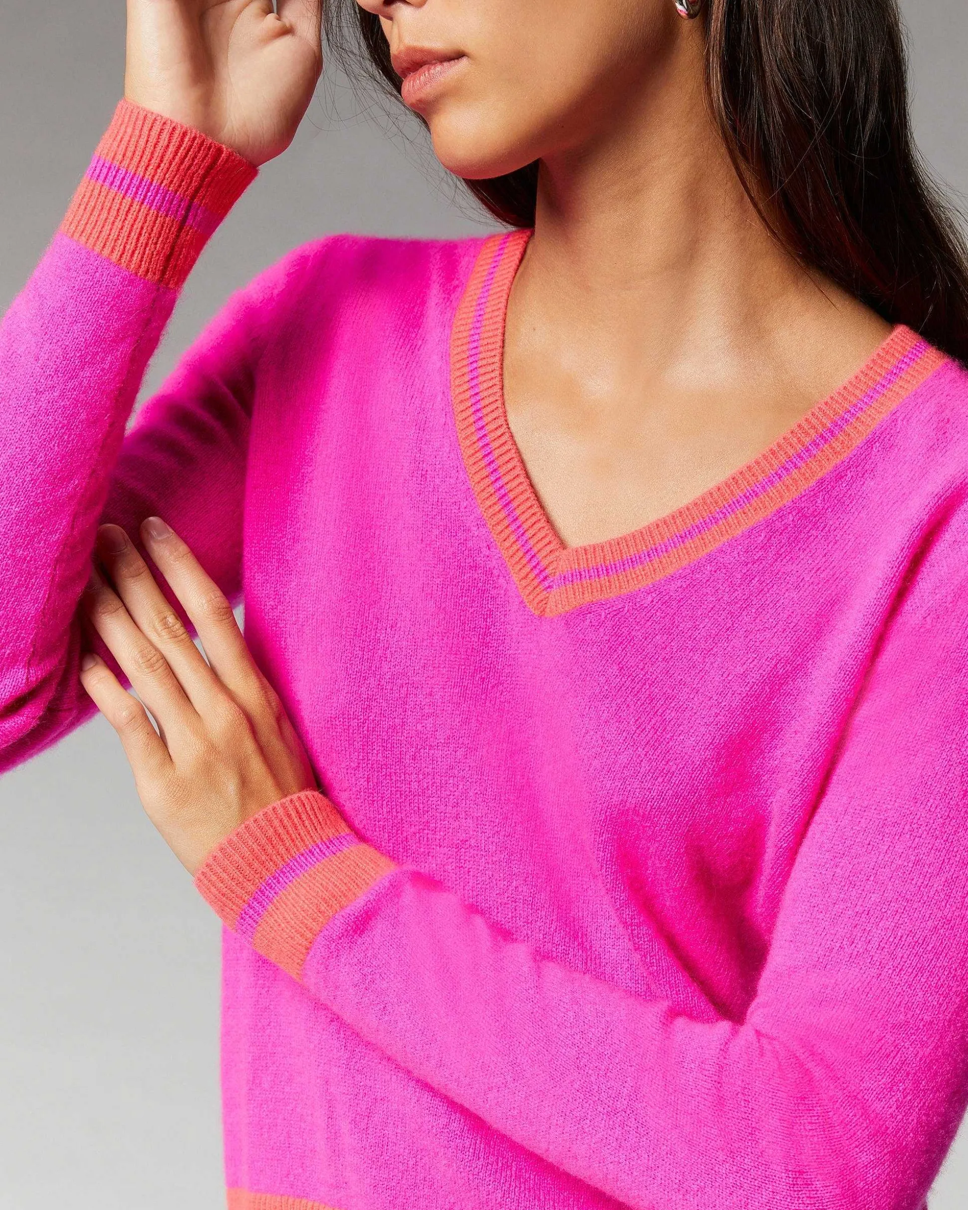 Pull Col V Rayures Tennis Leger