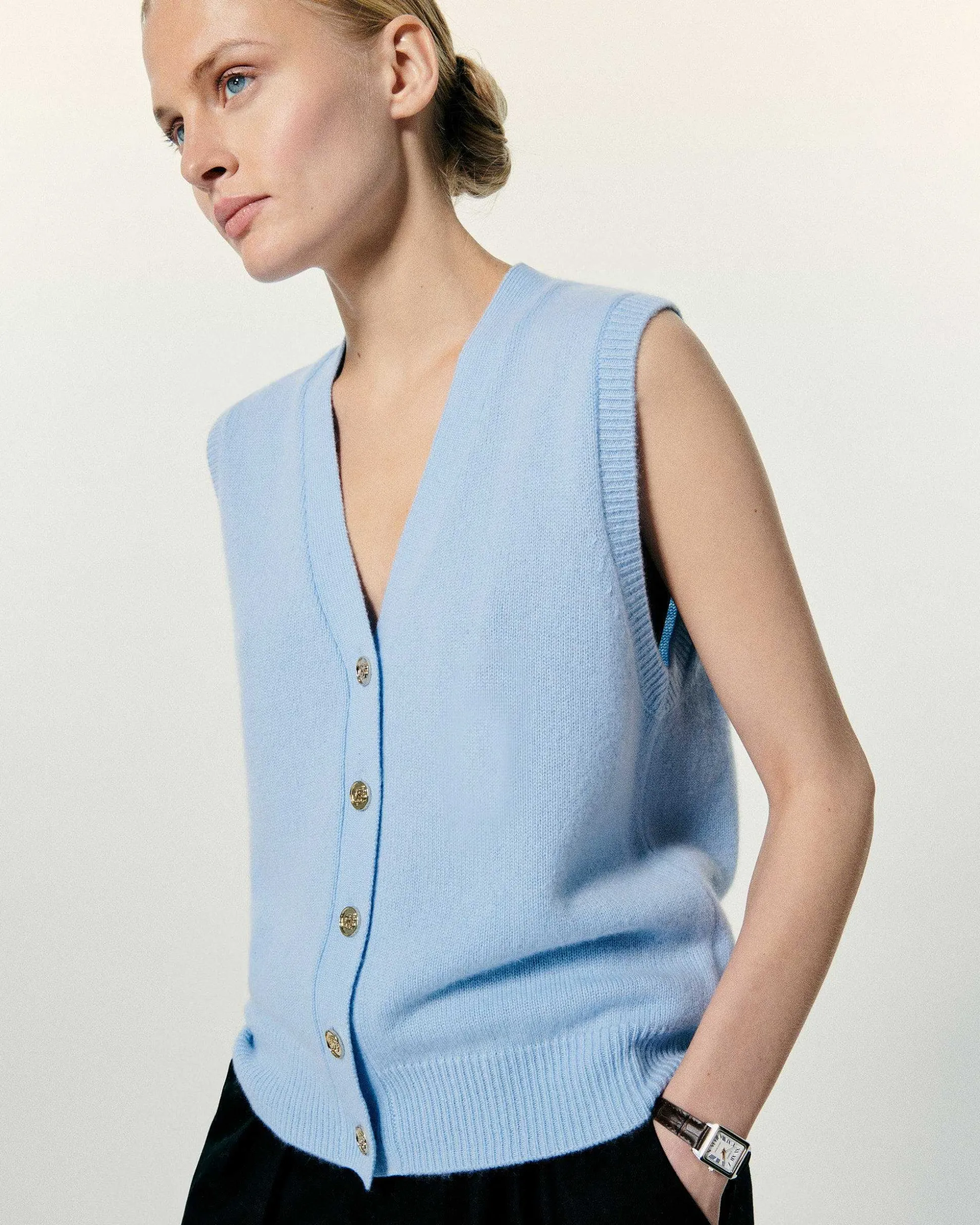 Pull Sans Manche Boutons Bijoux