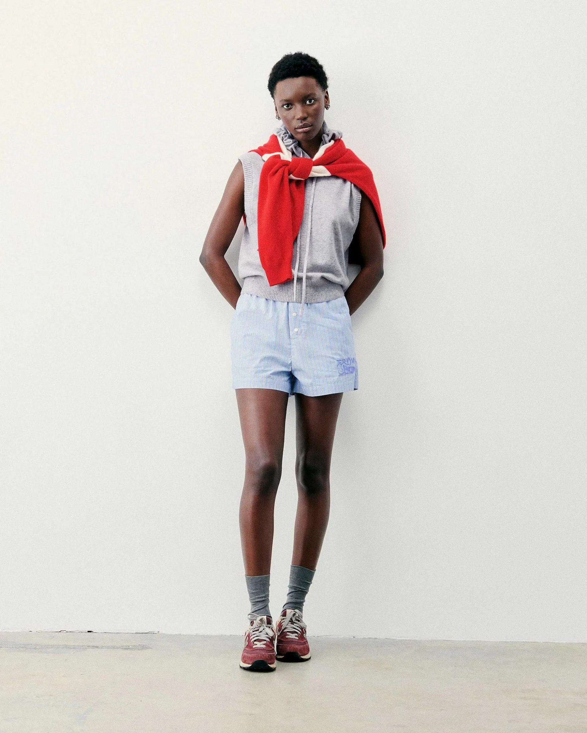 Pull Sans Manche Capuche