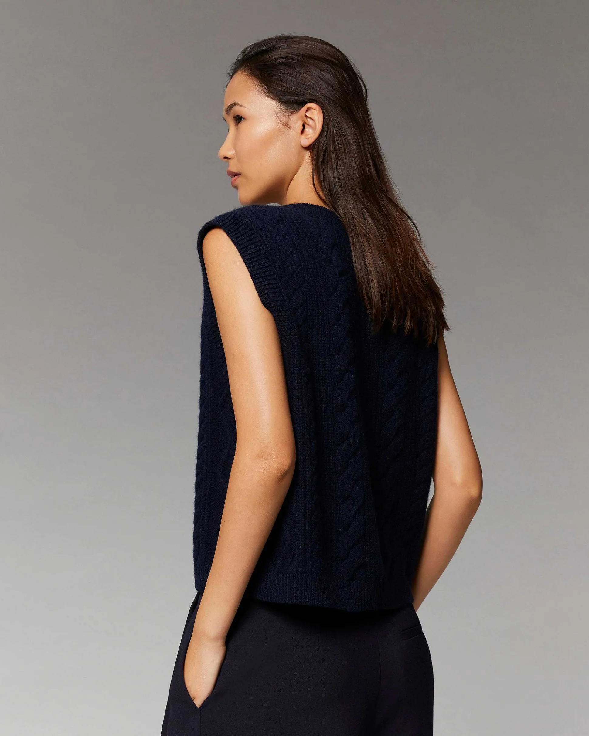 Pull Sans Manche Torsades